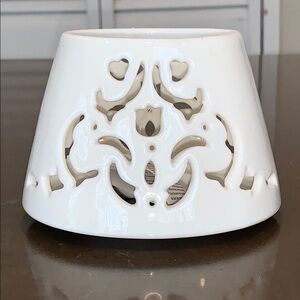 NiB Home Interiors and Gifts Floral Cut-Out Ceramic Candle Shade